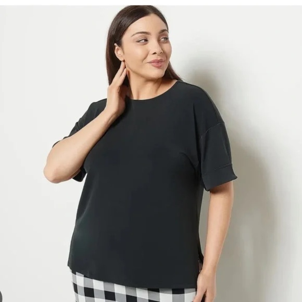 GIRL WITH CURVES Knit Perfect Tee A485729